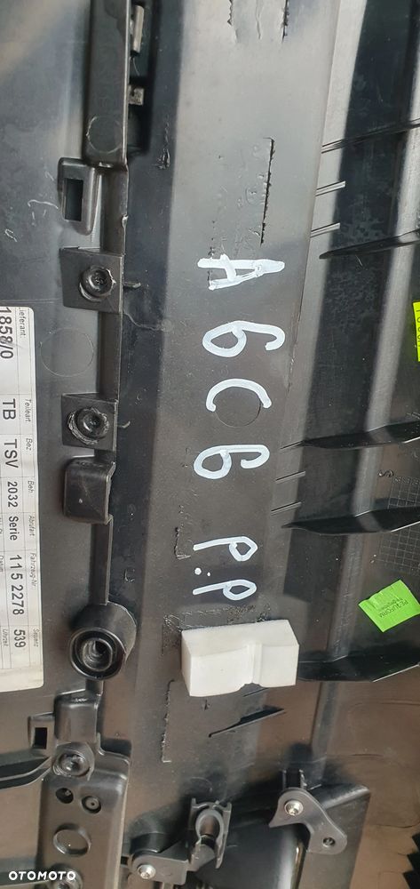 Boczek tapicerka prawy przód przednia prawa Audi A6 C6 - 8