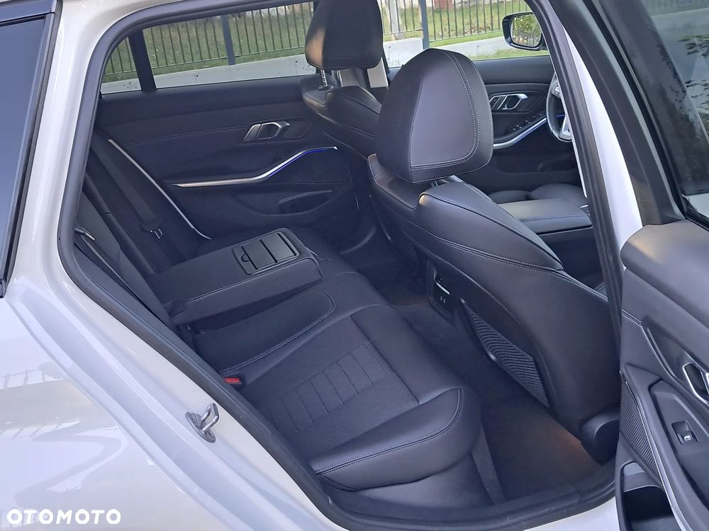 BMW Seria 3 320d Advantage sport - 33