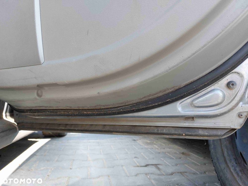 DRZWI KOMPLETNE PRAWY TYŁ AUDI A4 B7 KOMBI LY7G - 2