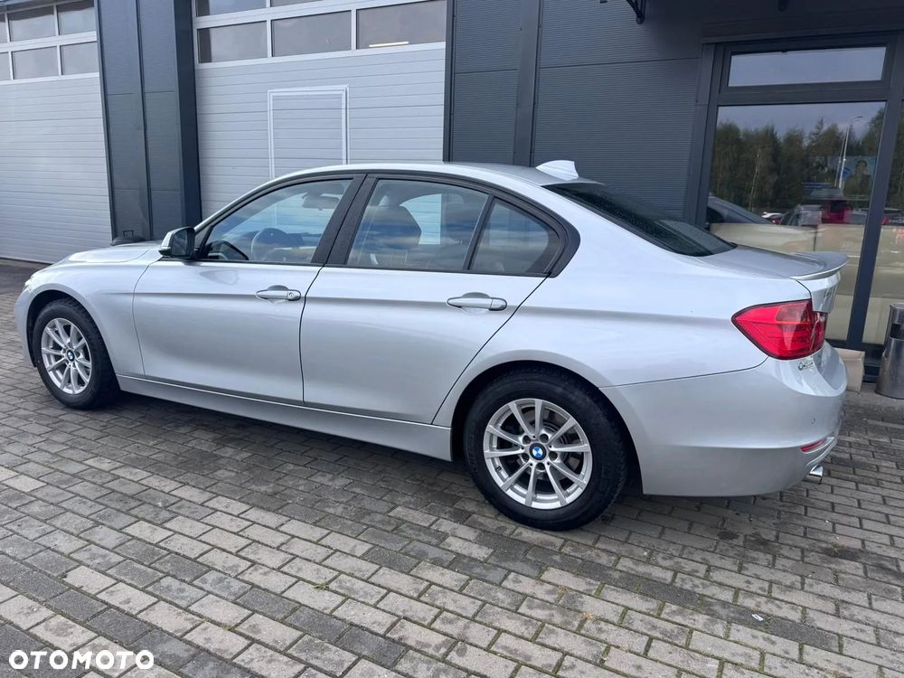 BMW Seria 3 316d Sport Line - 38