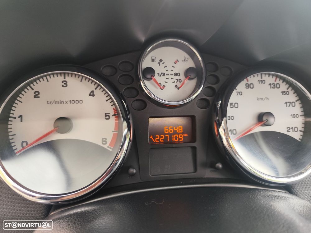 Peugeot 207 CC 1.6 HDi FAP Sport - 15