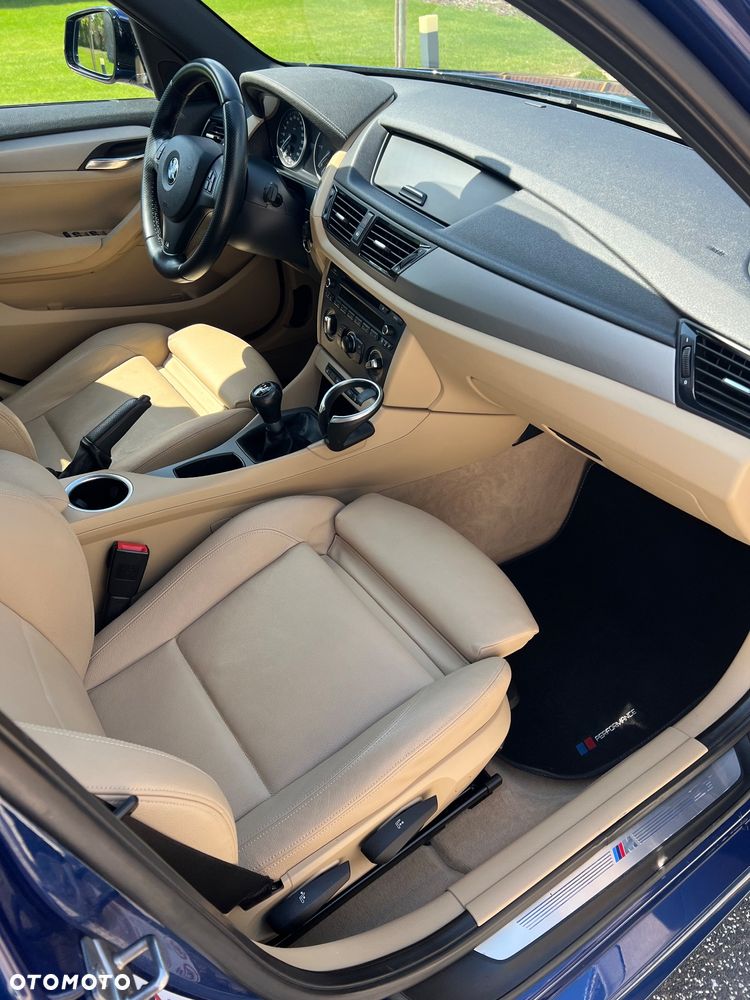 BMW X1 sDrive18d Sport Line - 33