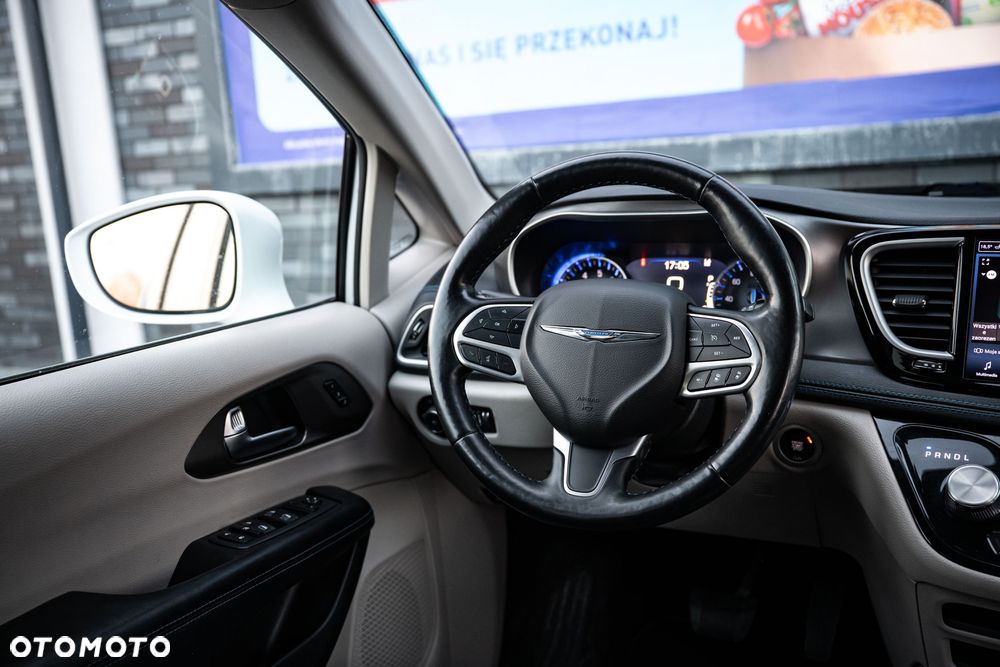 Chrysler Pacifica - 14