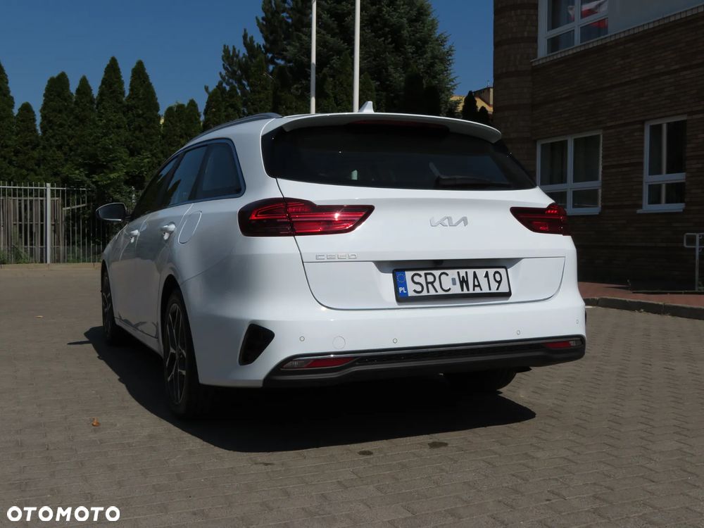 Kia Ceed 1.6 CRDi (48V Mild-Hybrid) DCT7 Spirit - 7