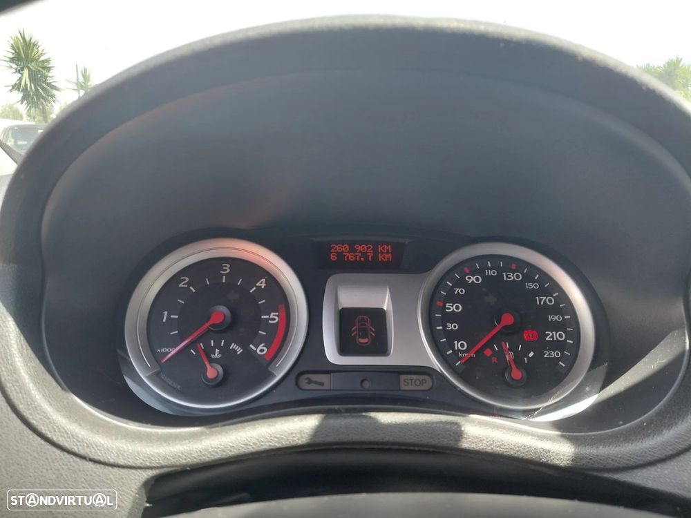 Renault Clio Sport Tourer - 9