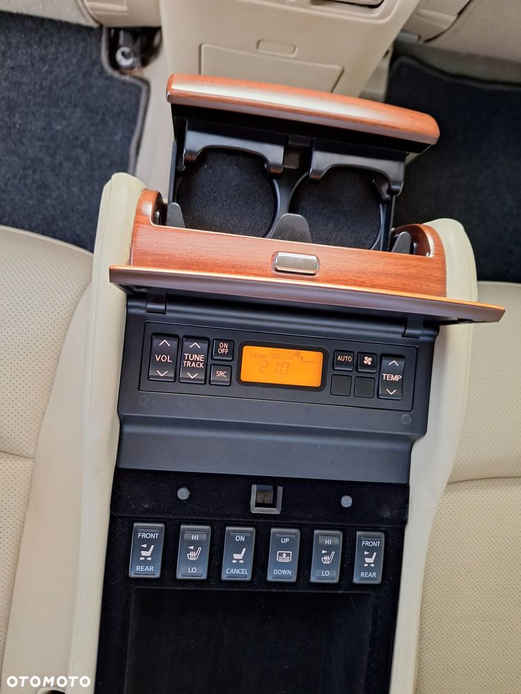 Infiniti M - 23