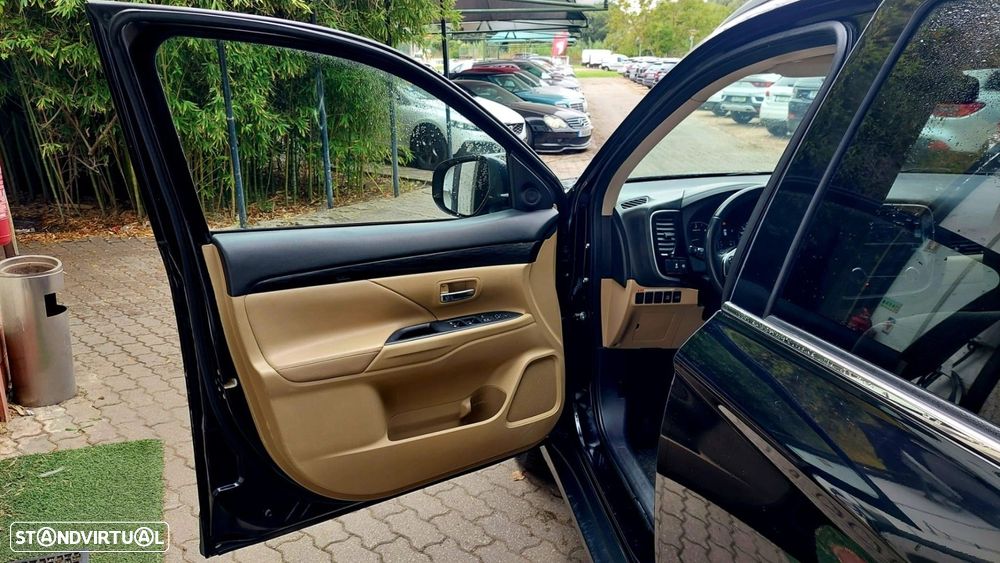Mitsubishi Outlander 2.2 DI-D Instyle Navi - 6