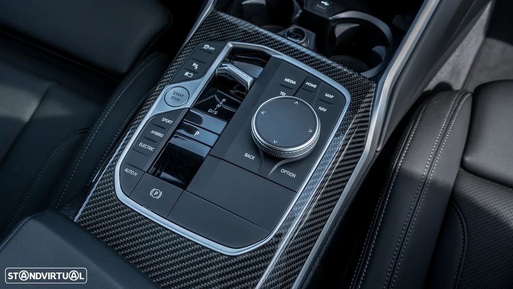 BMW 330 e Pack Desportivo M Pro Auto - 17