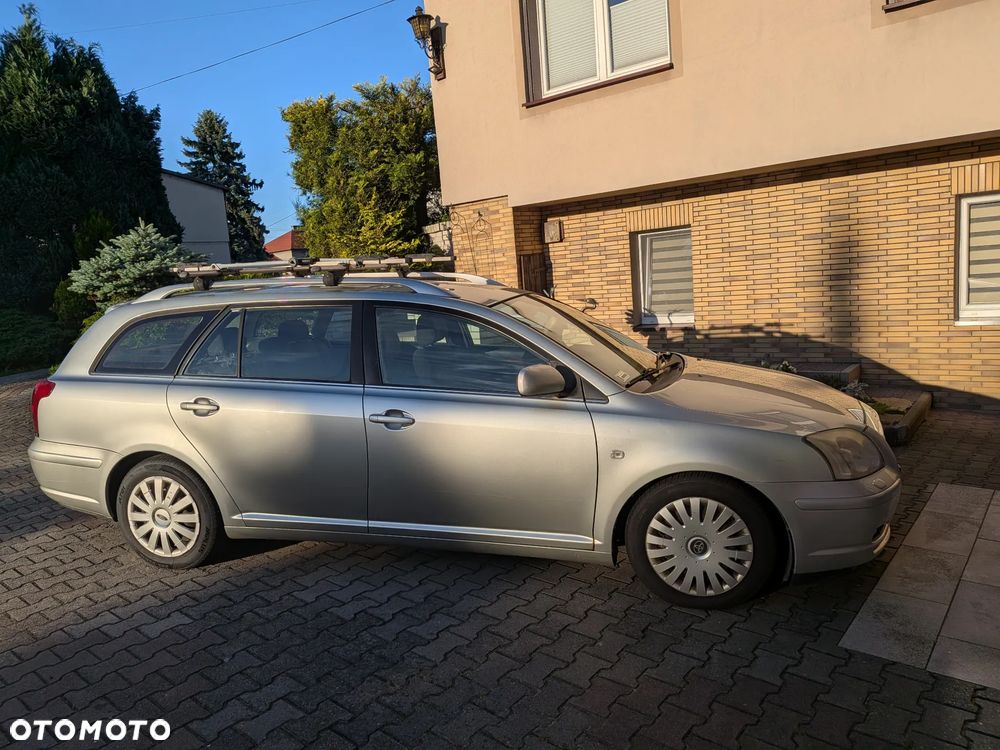 Toyota Avensis - 4