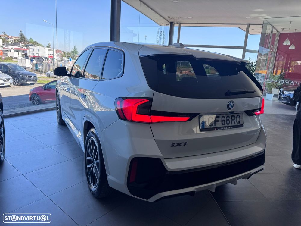 BMW iX1 xDrive30 M Sport Pack - 17
