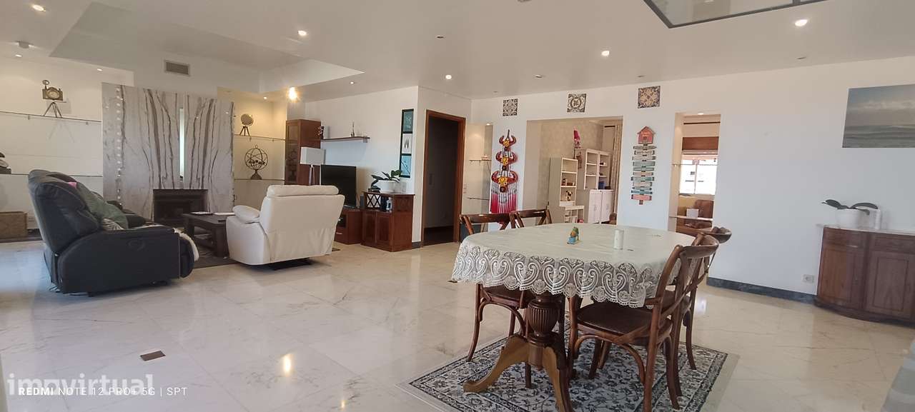 Excelente T2 com 187m², garagem e terraço em Carcavelos Vista mar - Grande imagem: 2/33