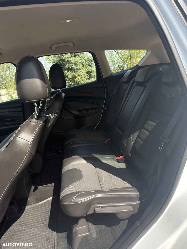 Ford Kuga 2.0 TDCi 4x4 Aut. Trend - 9