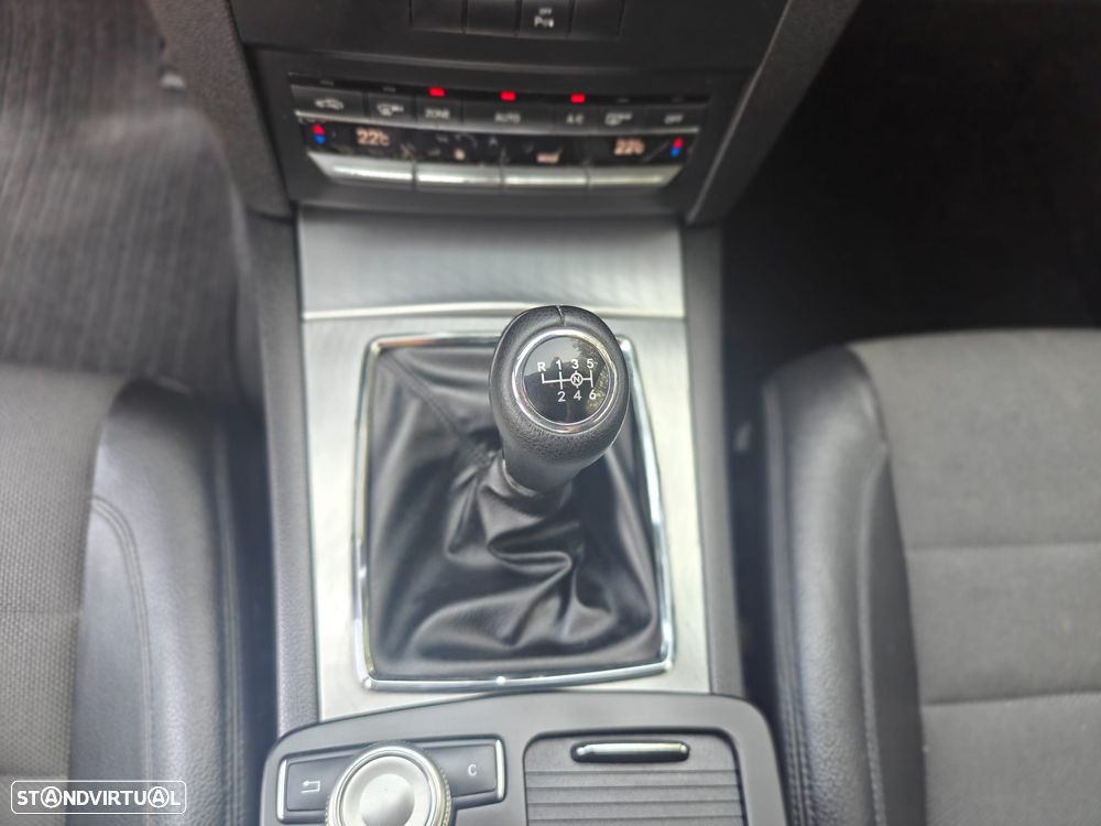 Mercedes-Benz E 220 CDi Avantgarde BlueEfficiency - 35