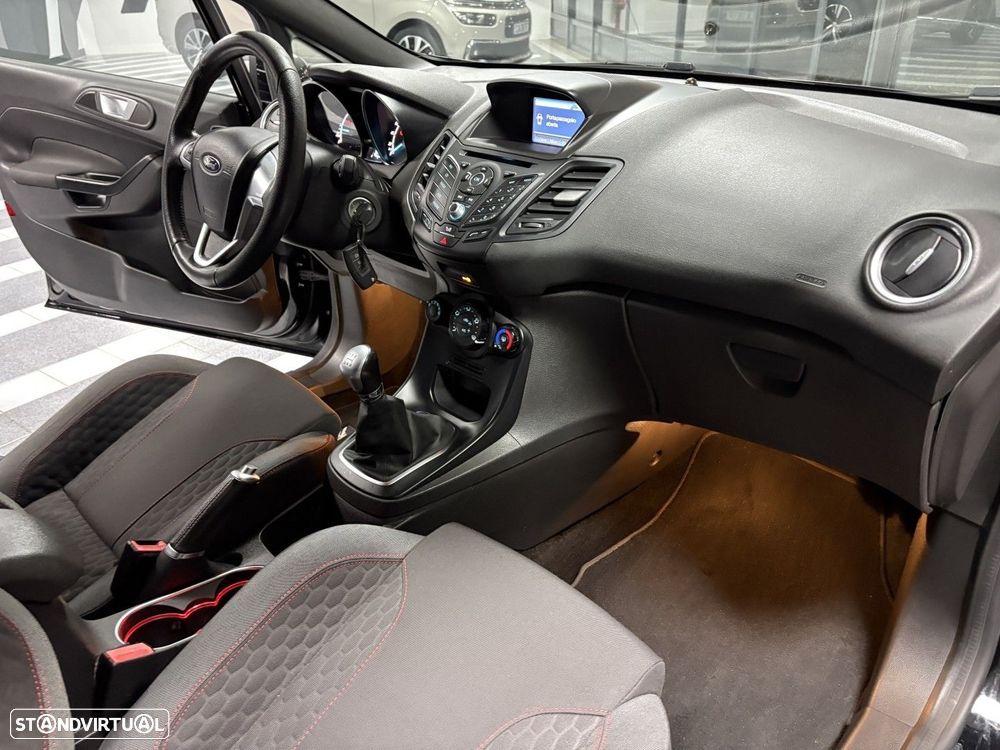 Ford Fiesta 1.5 TDCi Titanium - 20