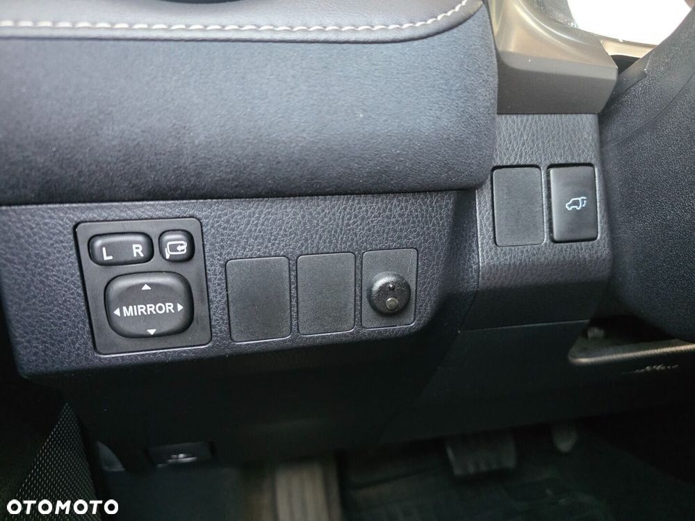 Toyota RAV4 Hybrid Style 4x2 - 18