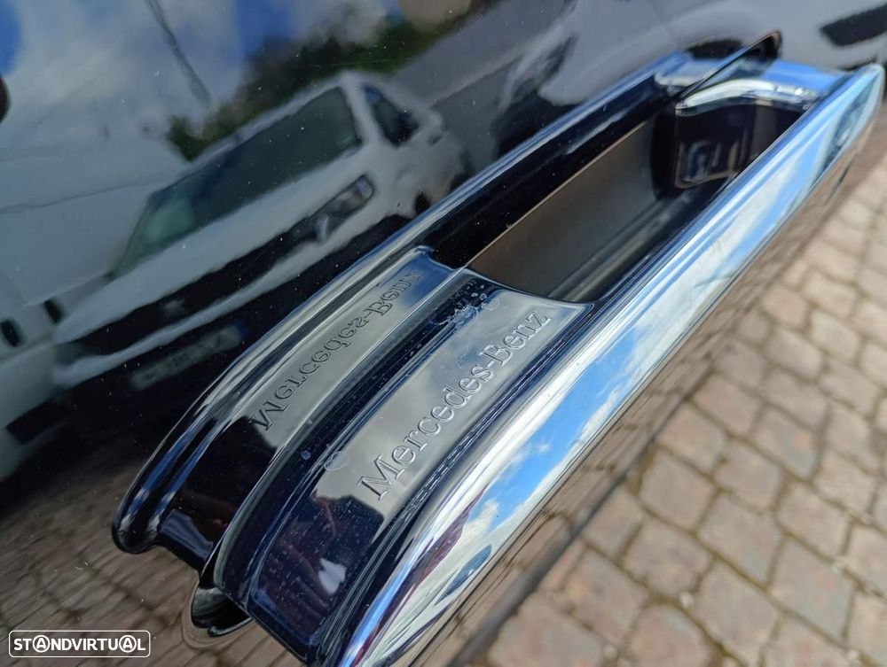 Mercedes-Benz E 300 e AMG Line - 13