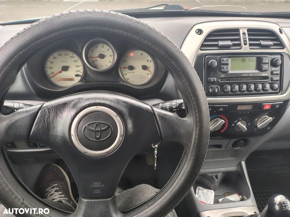 Toyota RAV4 D-4D 4x4 - 8