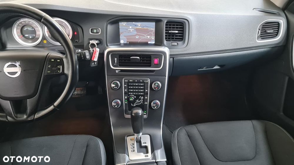Volvo V60 D5 AWD Geartronic Momentum - 13