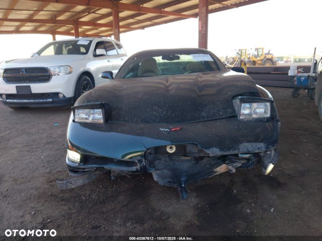 Chevrolet Corvette - 6