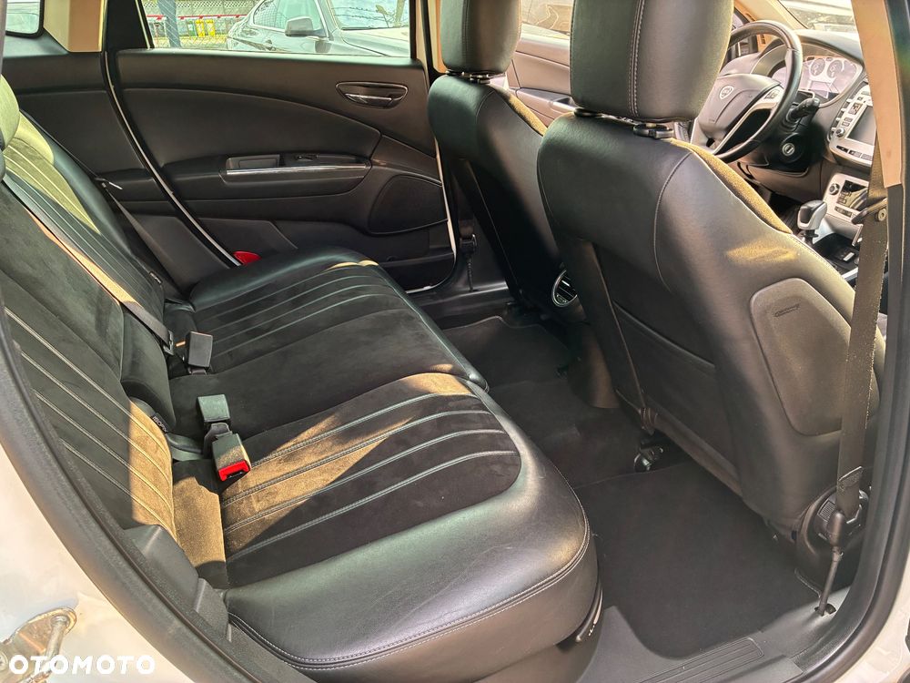 Lancia Delta 1.4 MultiAir 16v Gold - 12