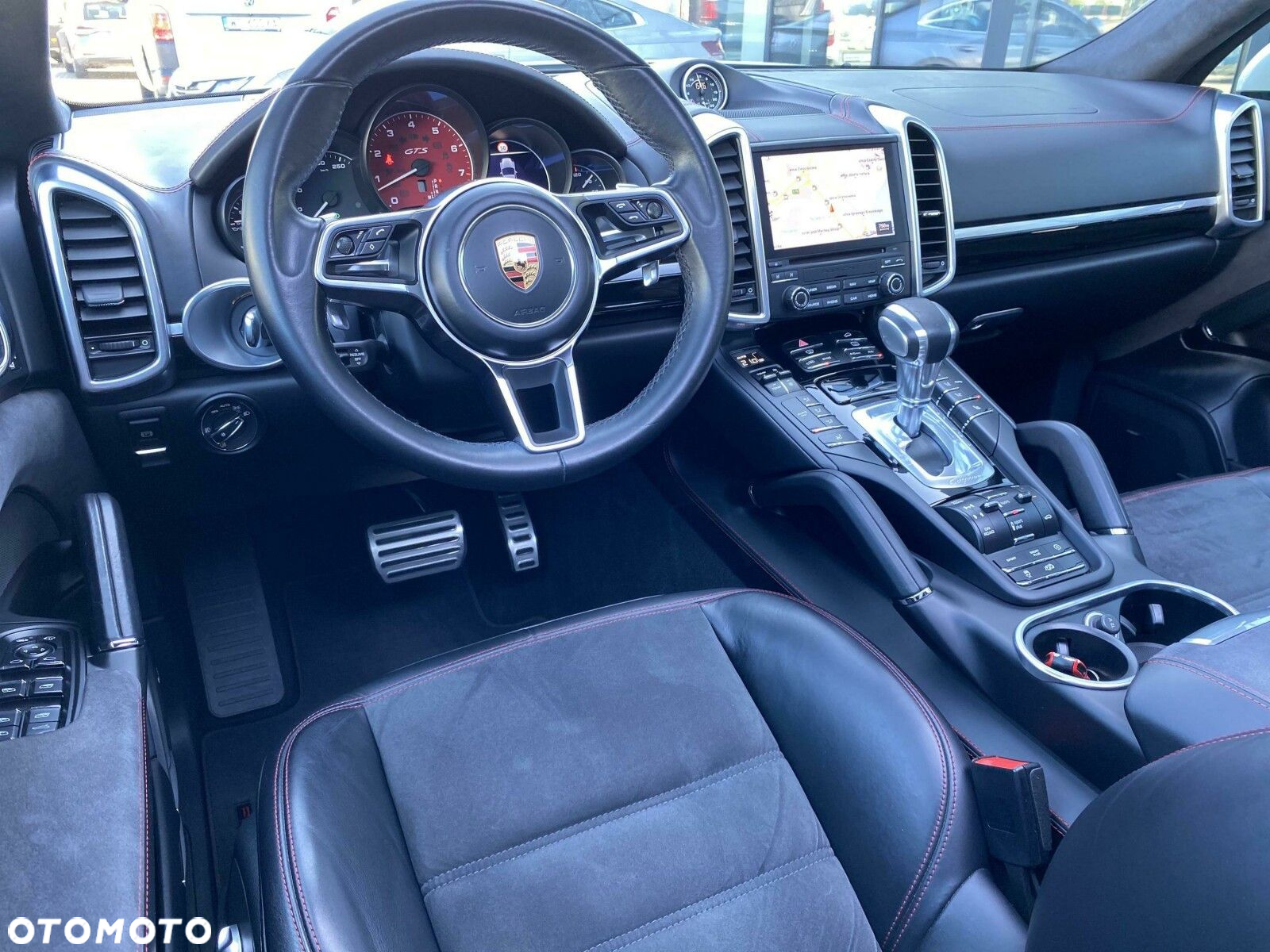 Porsche Cayenne GTS - 16