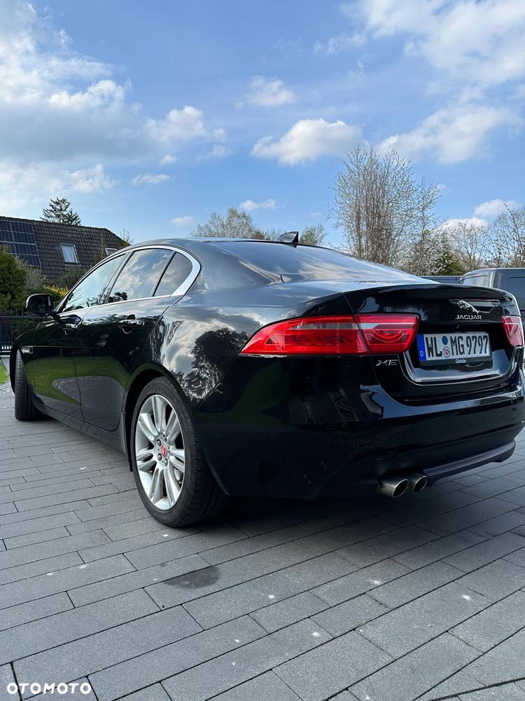 Jaguar XE 20d AWD Prestige - 9
