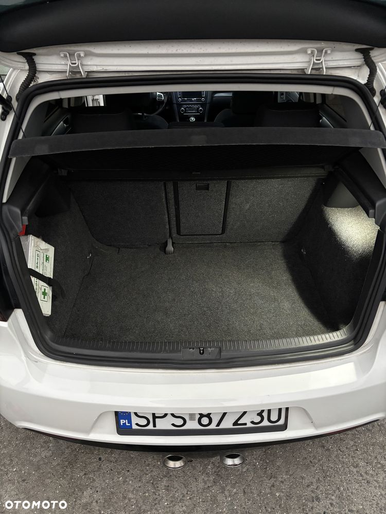 Volkswagen Golf - 22