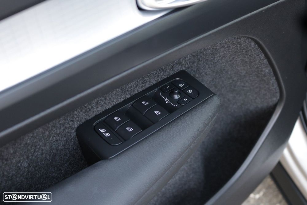 Volvo XC 40 1.5 T5 PHEV Core - 35