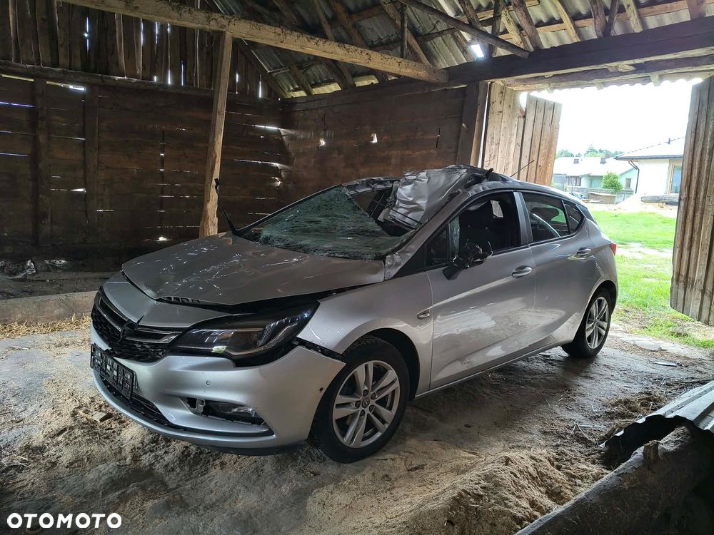 Opel Astra 1.4 T Enjoy S&S - 11