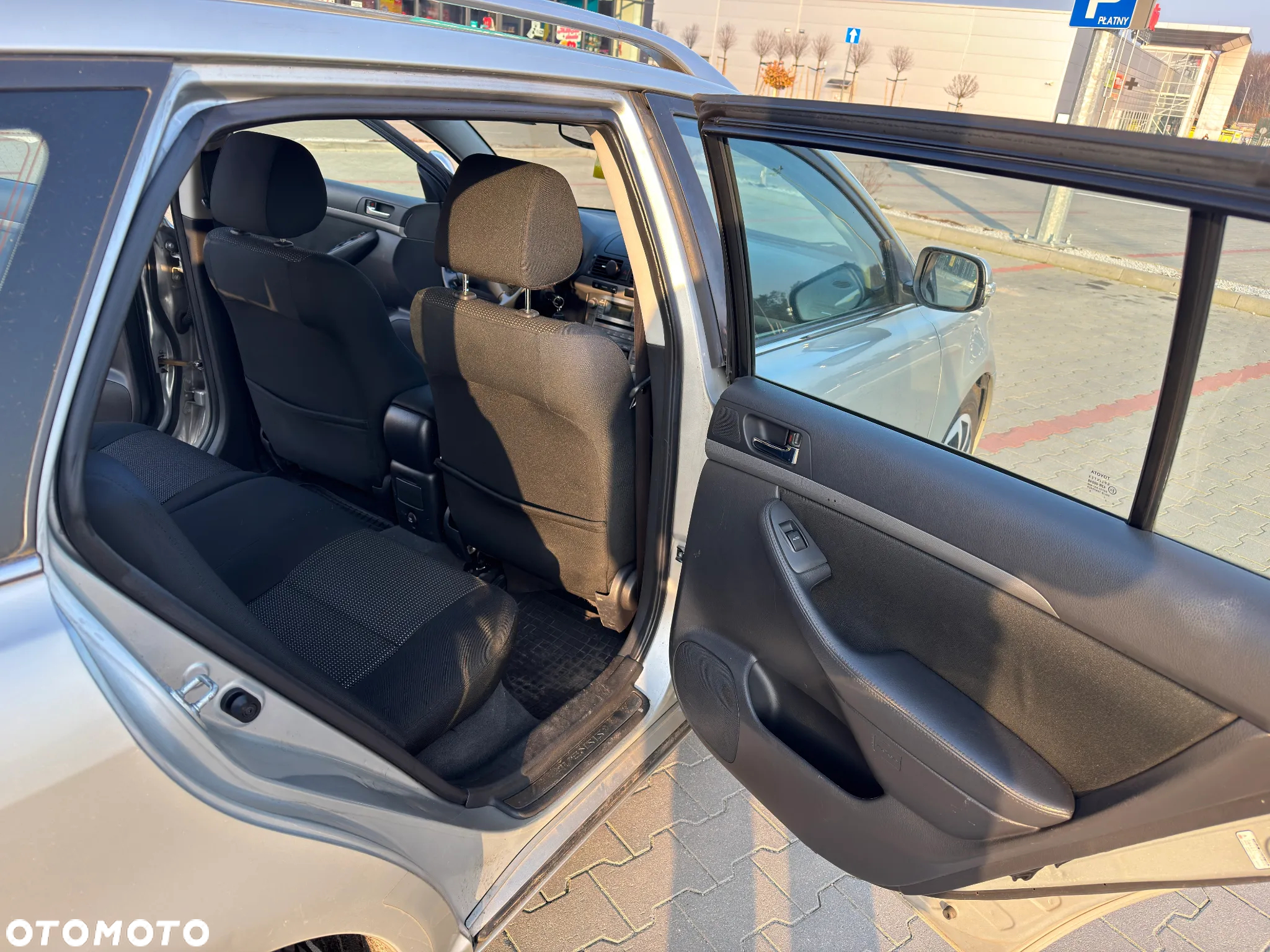 Toyota Avensis - 8