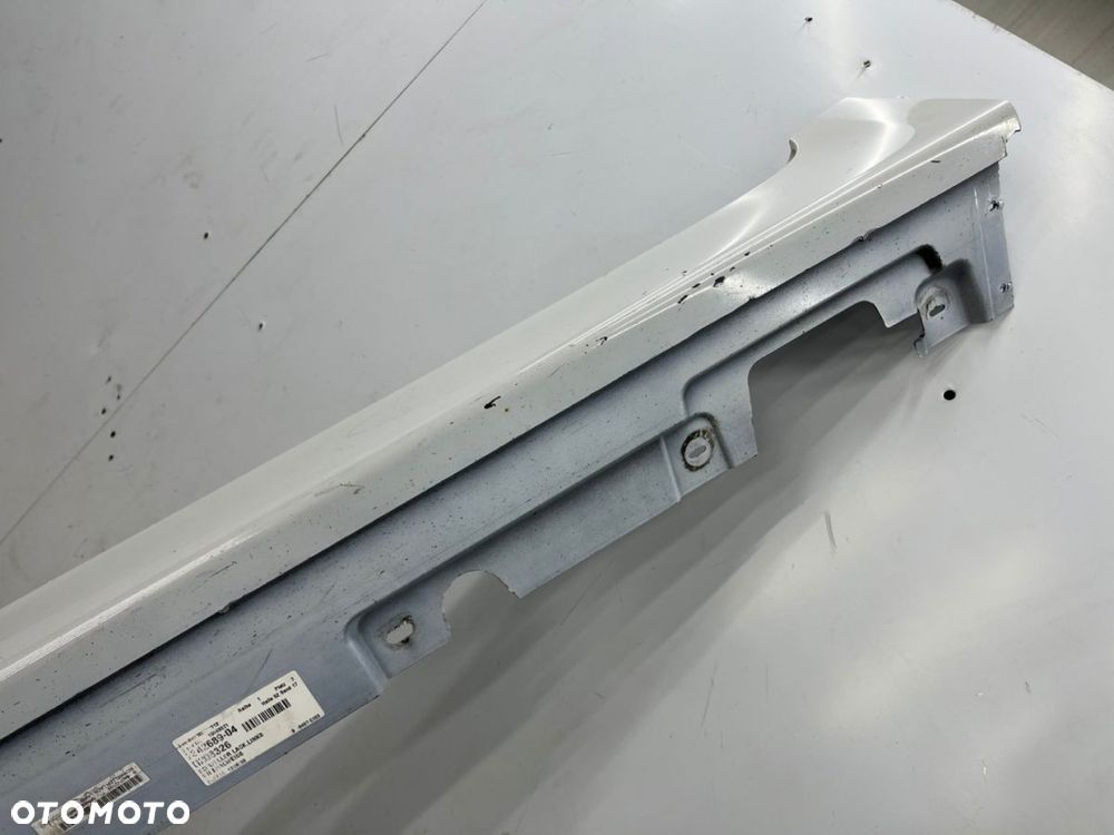 Listwa progowa BMW 5 F10 F11 sedan kombi 10-17r. lewa nakładka progu zewnętrzna kolor Mineralweiss - 7