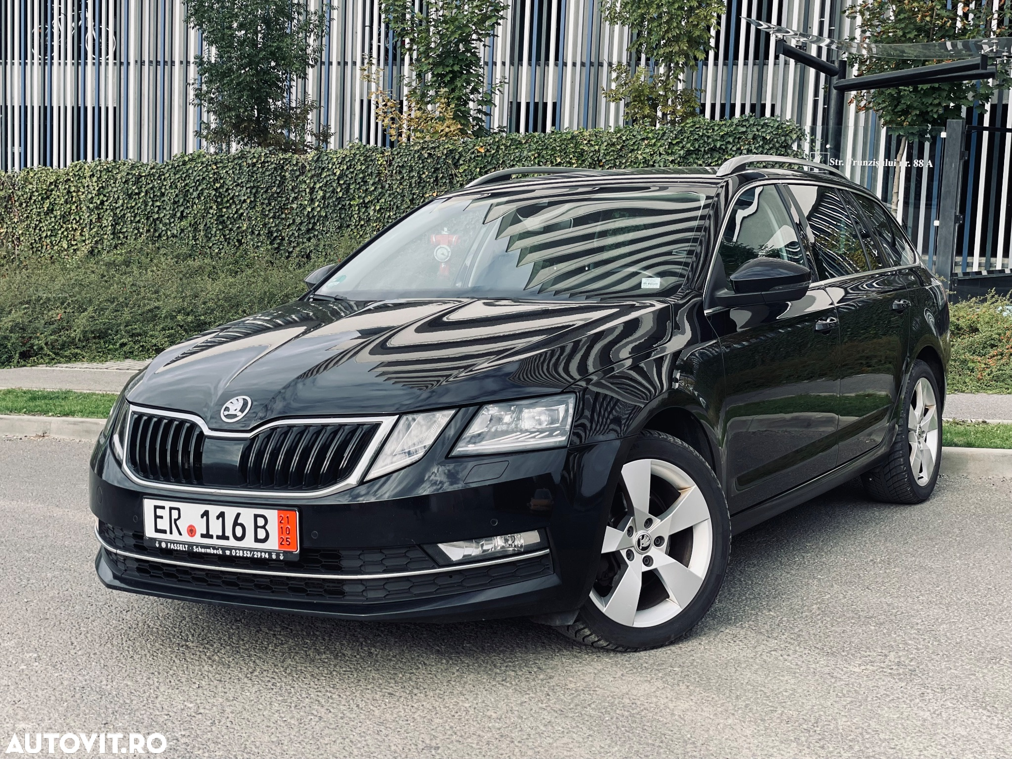 Skoda Octavia 2.0 TDI DSG Premium Edition - 2