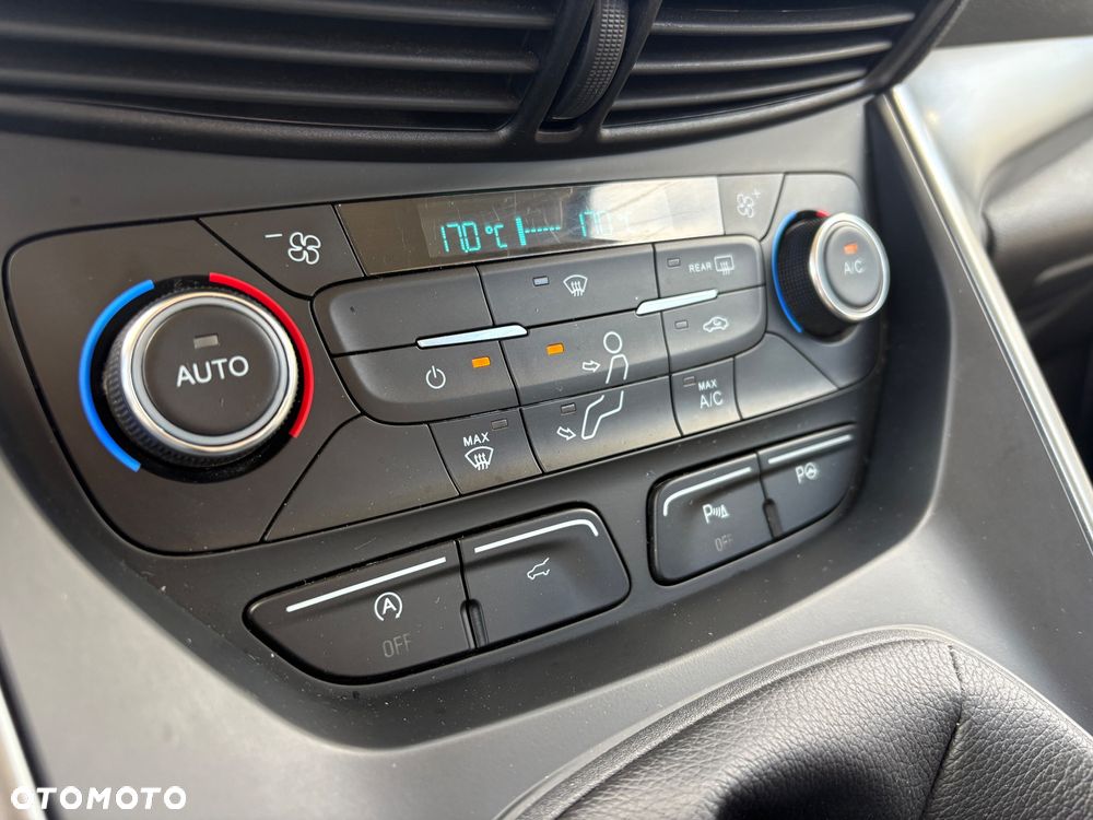 Ford Kuga 1.5 EcoBoost 2x4 Titanium - 23