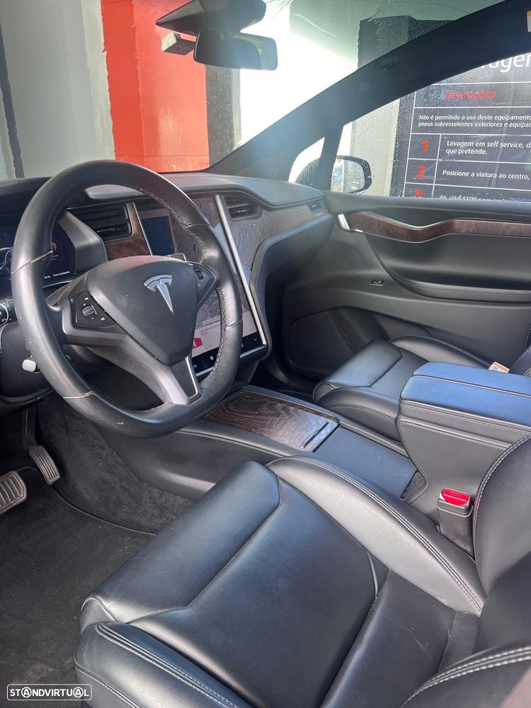 Tesla Model X 100D - 8