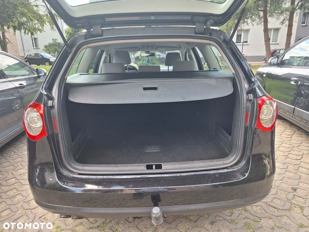 Volkswagen Passat - 11