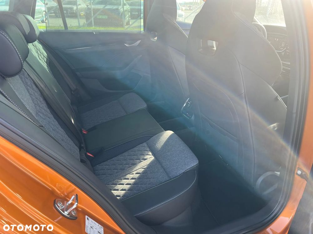 Skoda Octavia 2.0 TDI Sportline DSG - 19