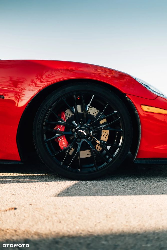 Chevrolet Corvette - 15