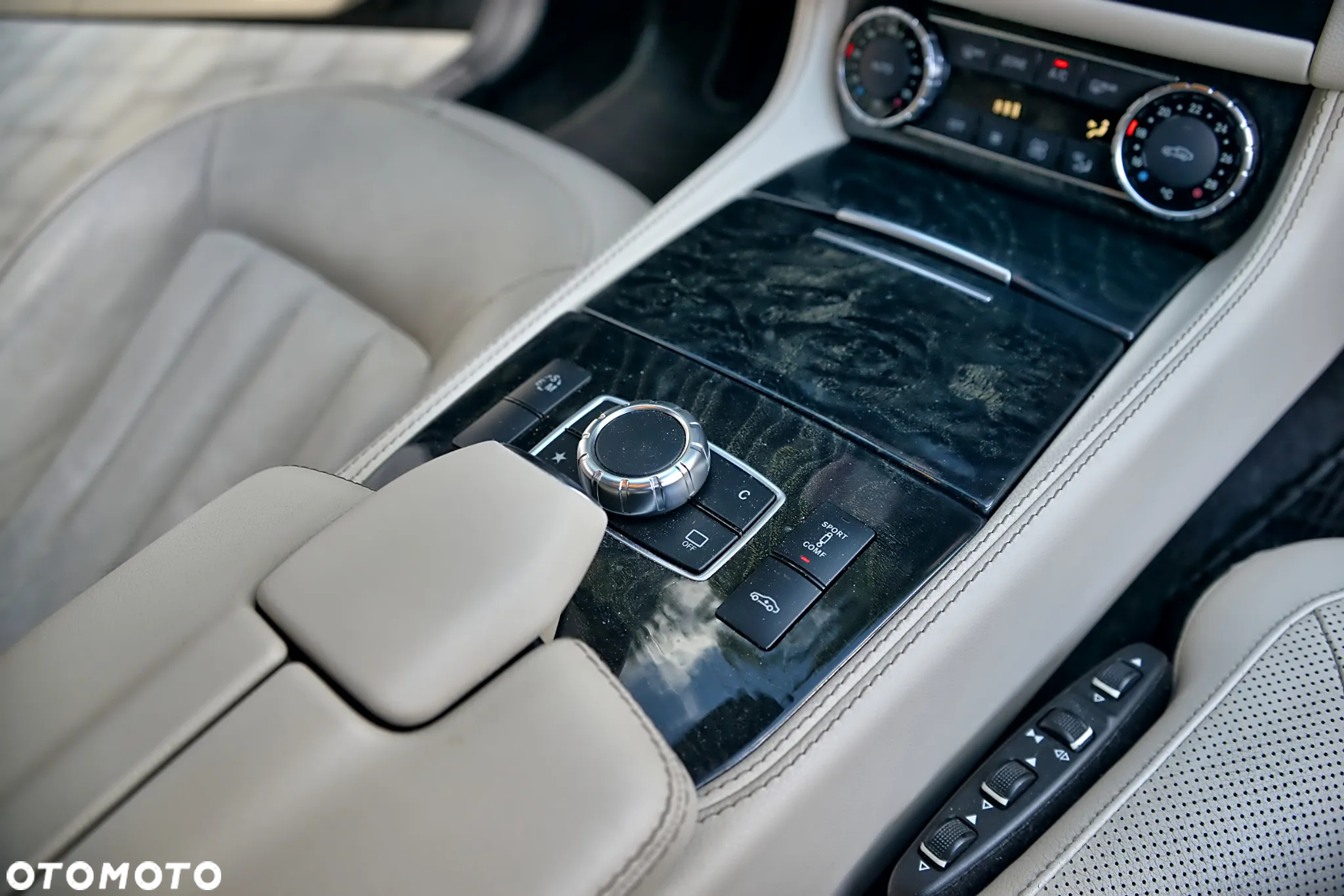 Mercedes-Benz CLS 350 d 4-Matic - 32