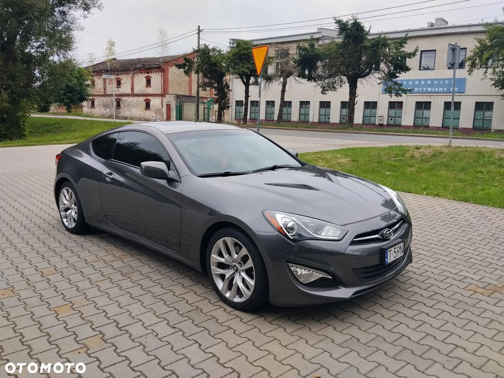 Hyundai Genesis Coupe - 2