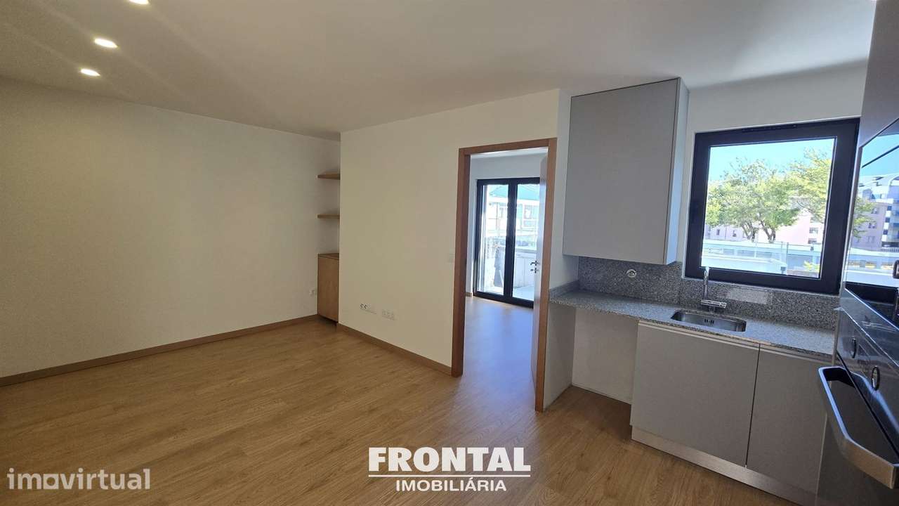 Apartamento T1 remodelado ao Polo Universitário, Arrendamento - Grande imagem: 3/15