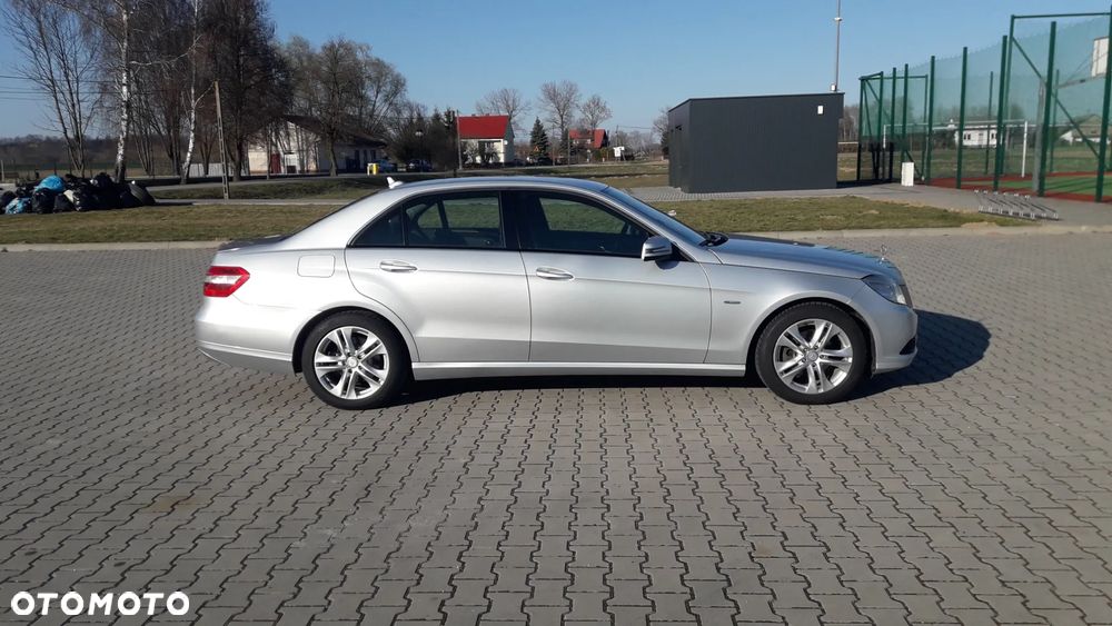 Mercedes-Benz Klasa E 200 CGI BlueEFFICIENCY - 5