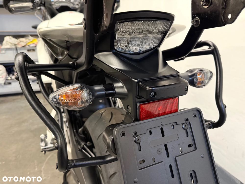 Honda VFR - 28