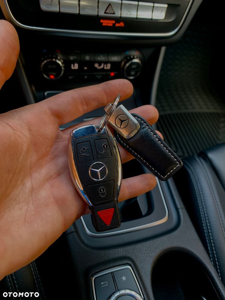 Mercedes-Benz CLA 250 4-Matic AMG Line - 30