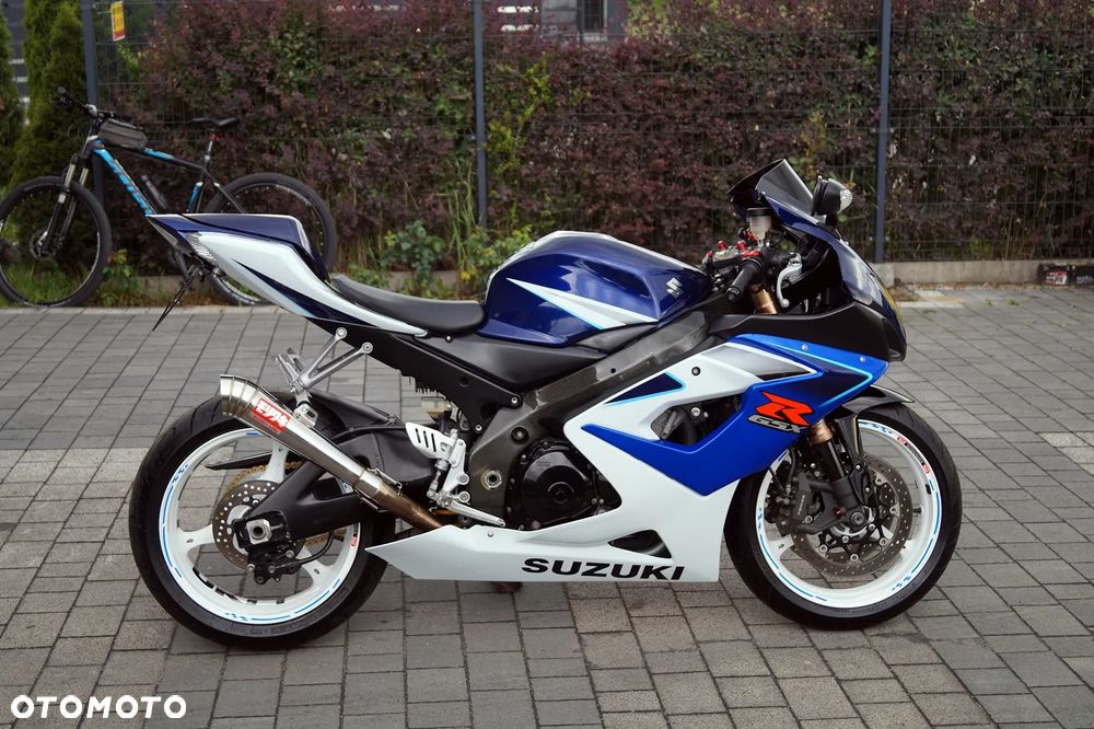Suzuki GSX-R - 6