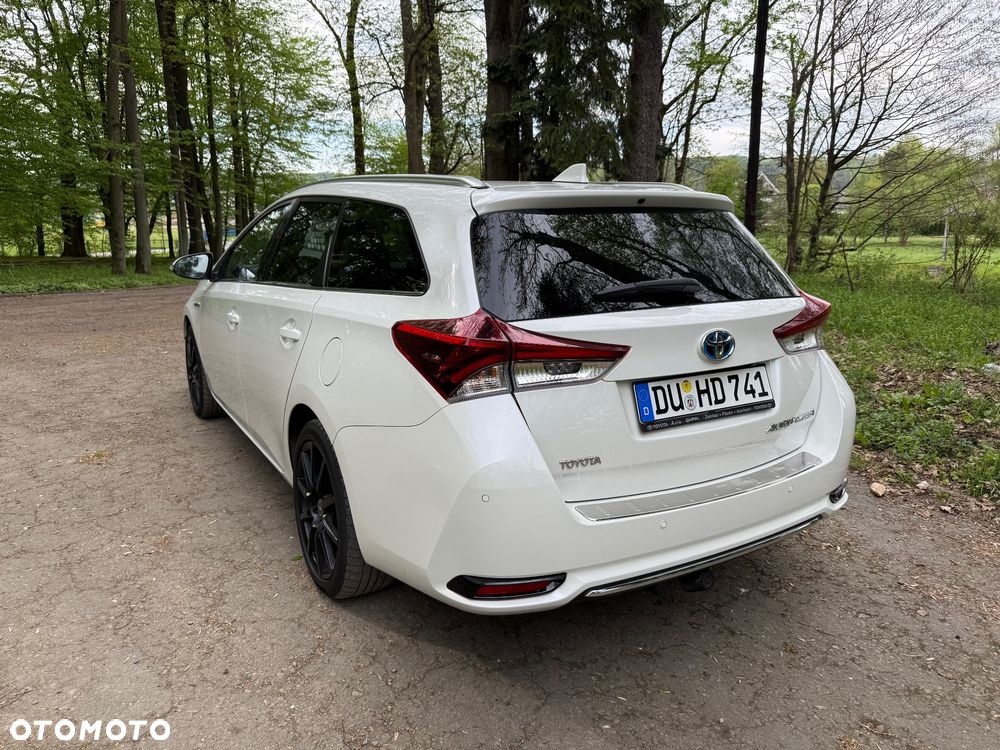 Toyota Auris 1.8 Executive - 4