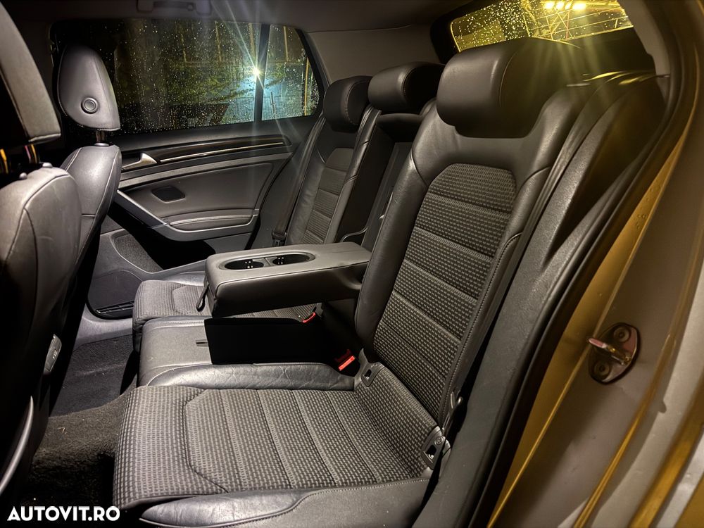 Volkswagen Golf - 6