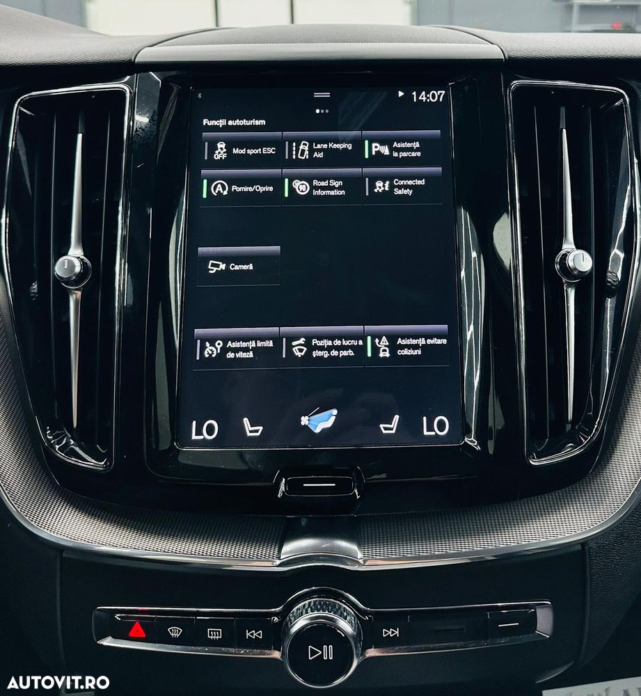 Volvo XC 60 D3 R-Design - 28