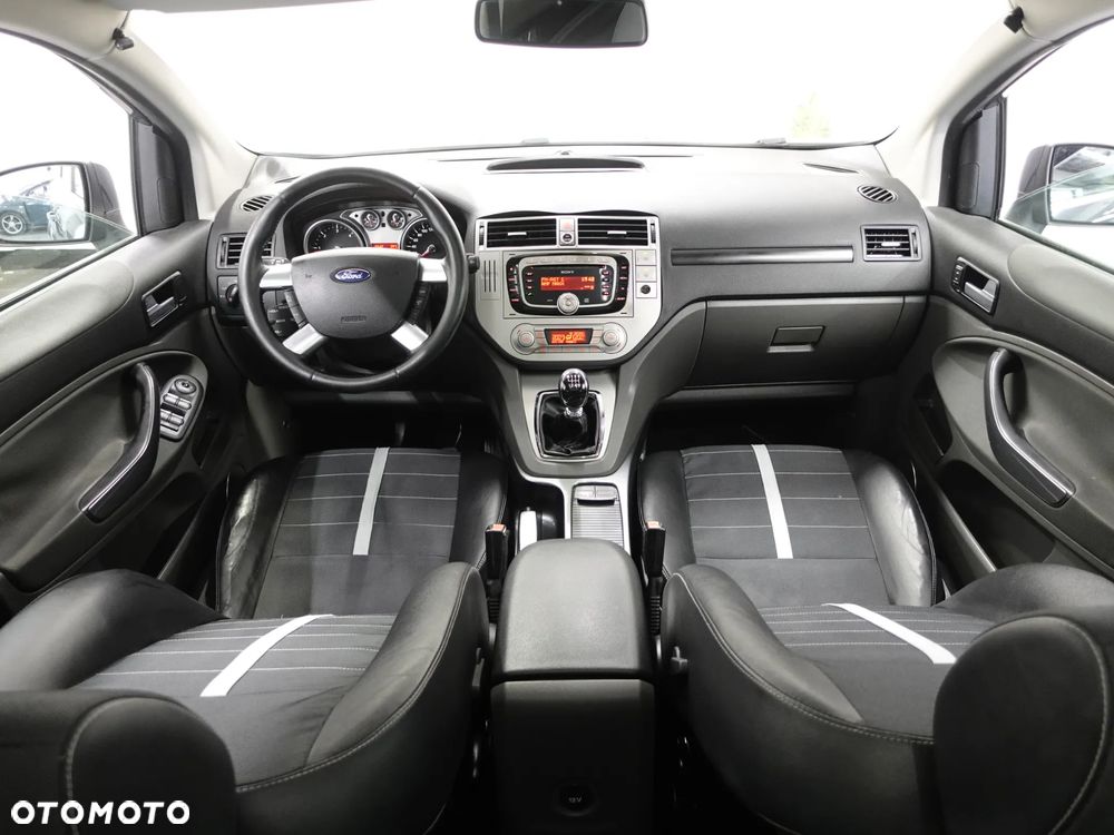 Ford Kuga - 27