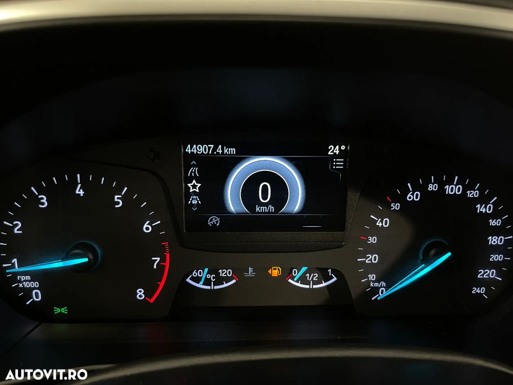 Ford Focus 1.0 EcoBoost Connected - 26