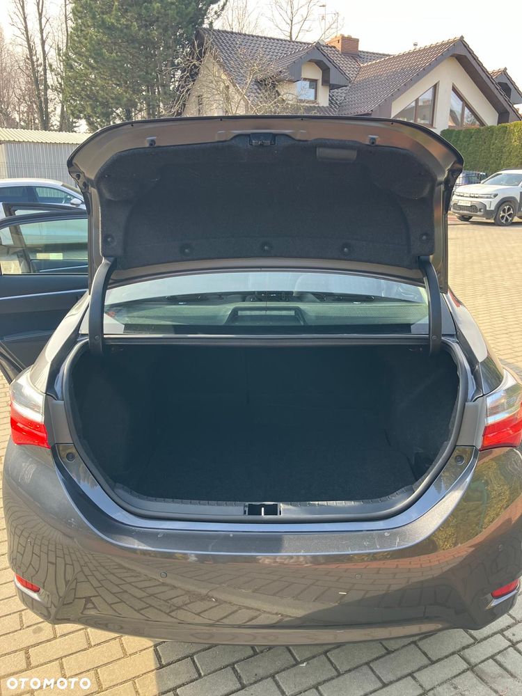 Toyota Corolla 1.6 Classic Plus - 15